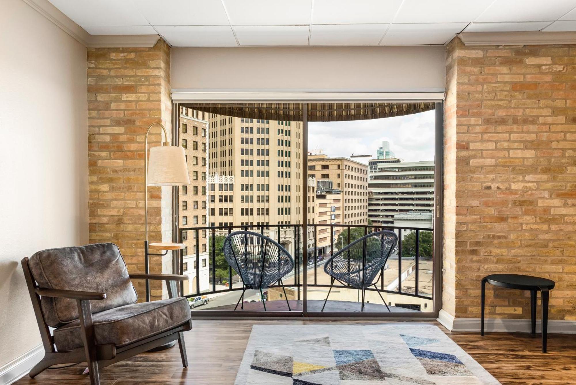 Riverwalk Plaza Hotel San Antonio Exterior photo