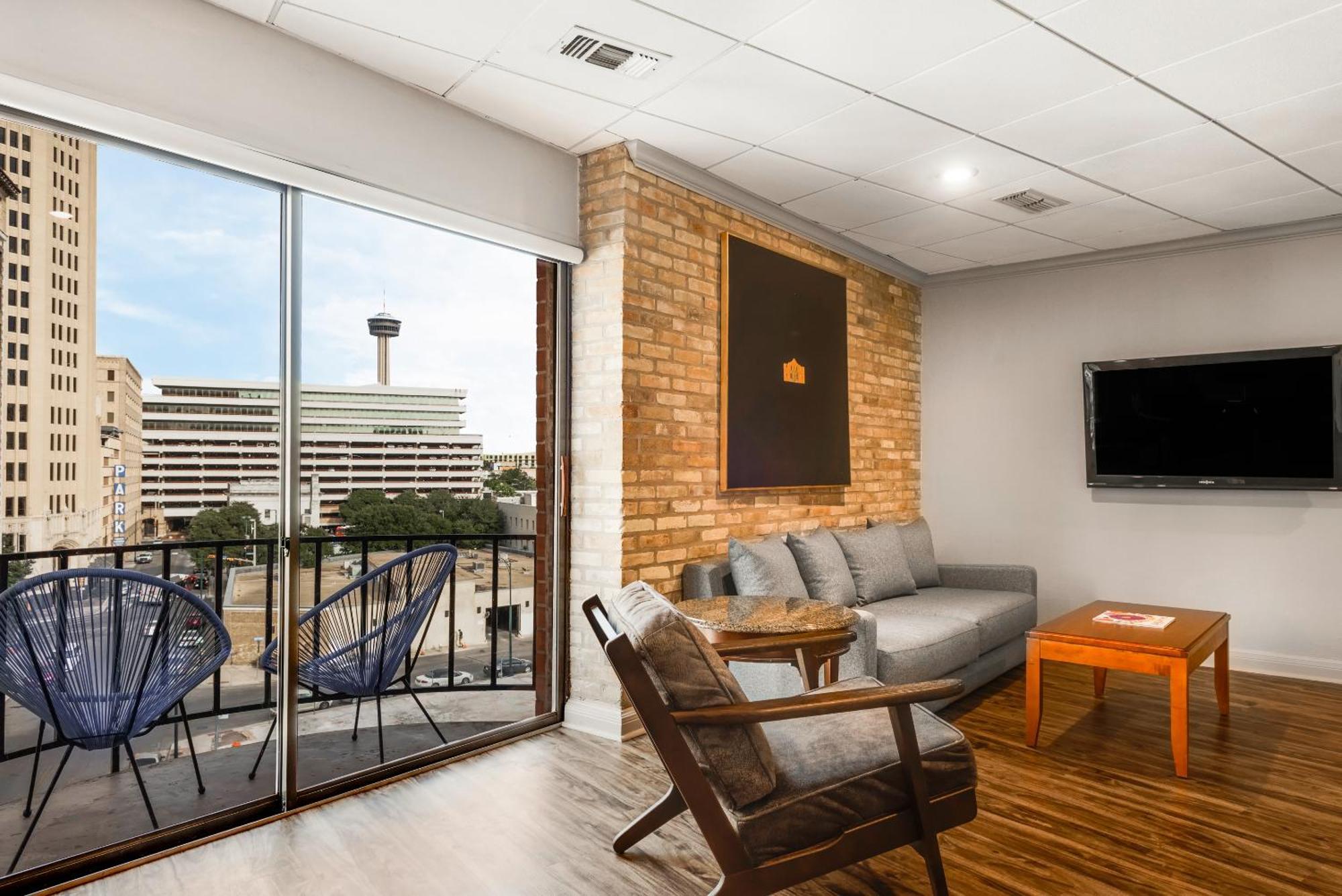 Riverwalk Plaza Hotel San Antonio Exterior photo