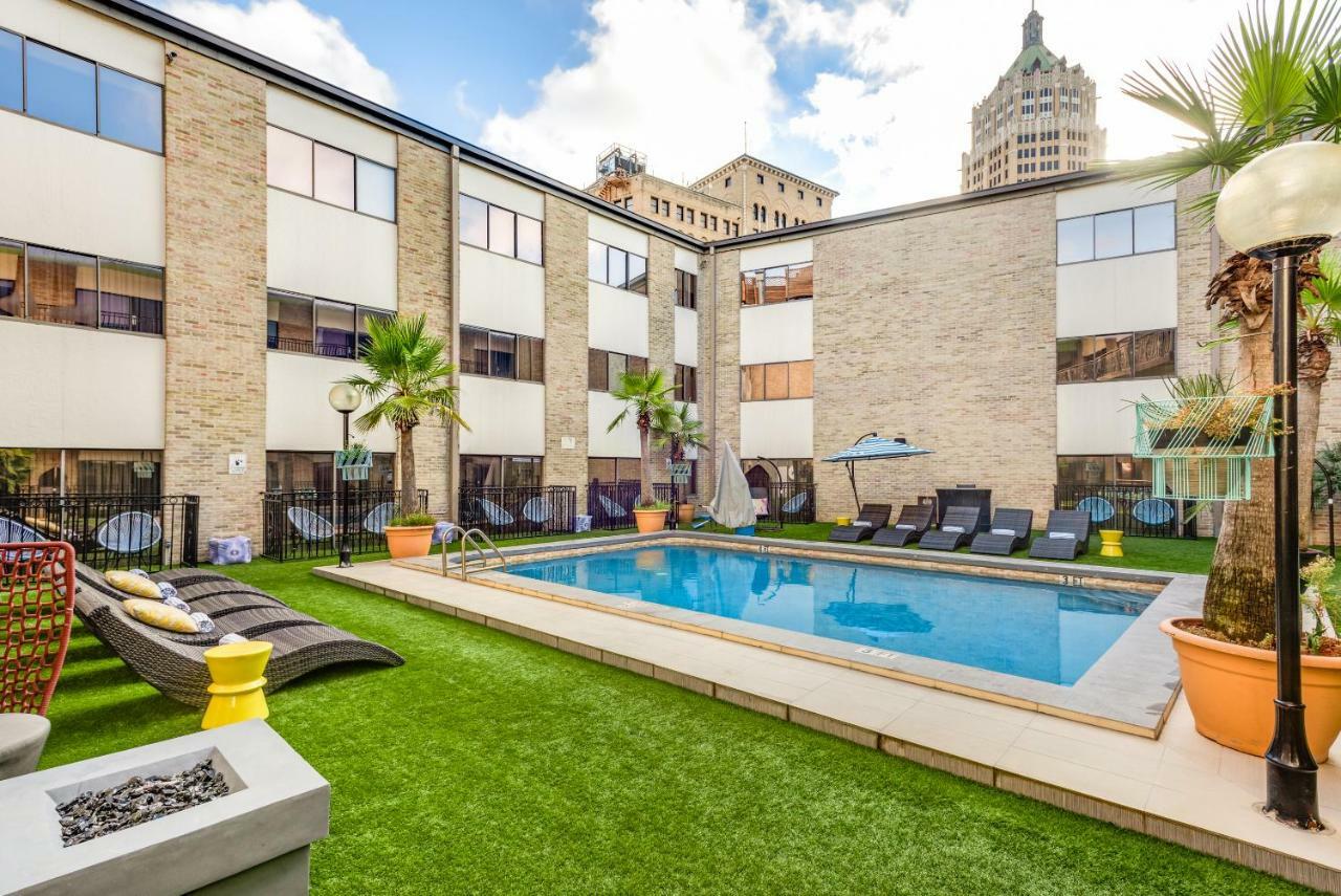 Riverwalk Plaza Hotel San Antonio Exterior photo